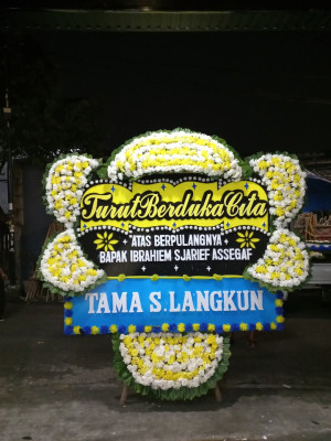 Papan Bunga Duka di Wanutengah